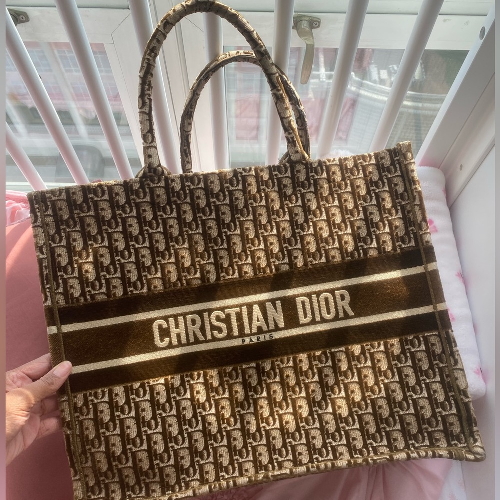 Dior like news great condition